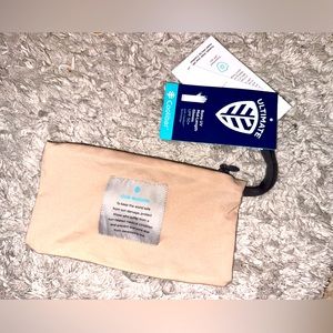 Sunscreen protected bag purse
